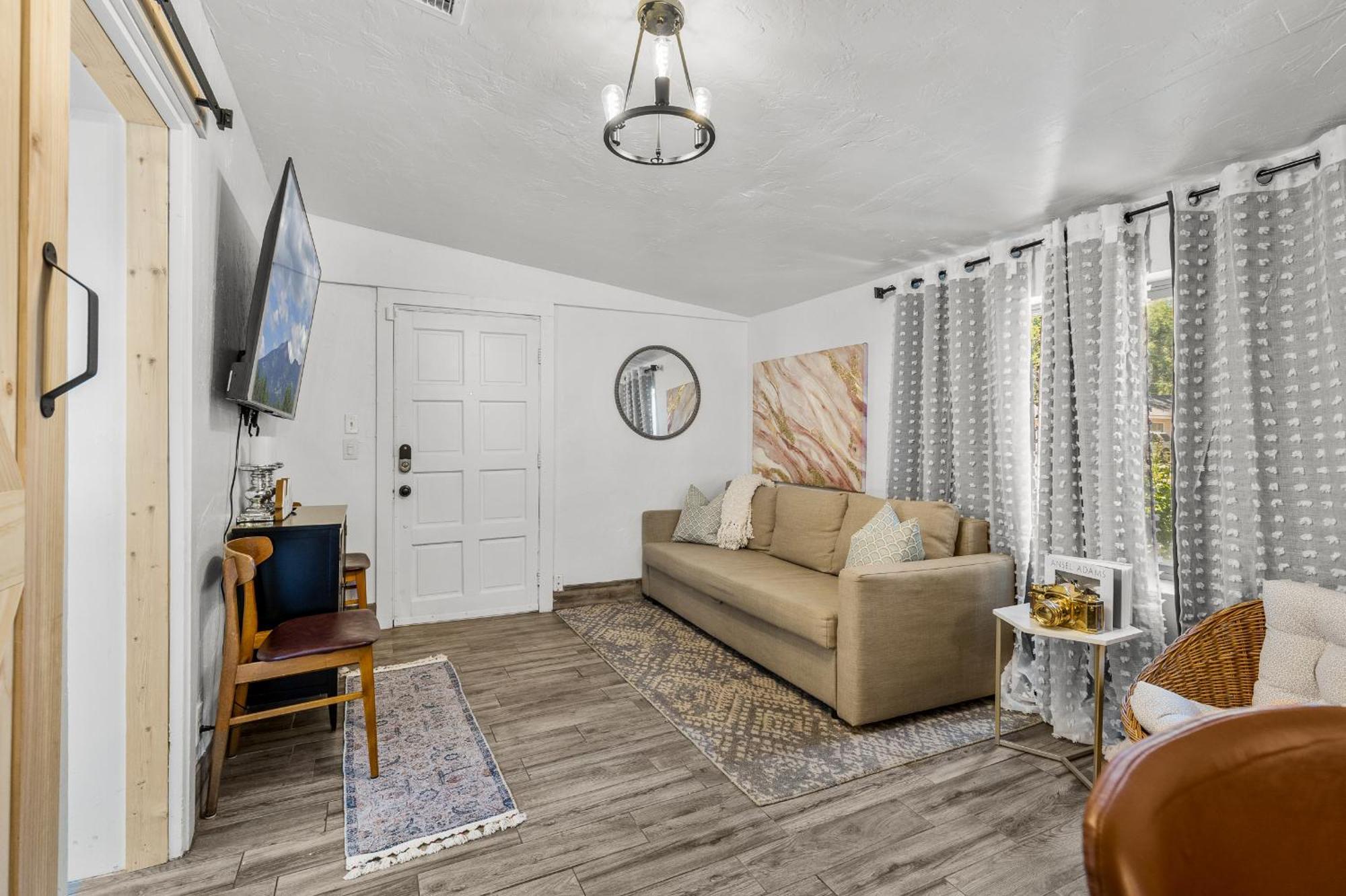 5 Minute Walking To Downtown, Nau, Coffee Shops, Shopping, Parks And More! Flagstaff Luaran gambar